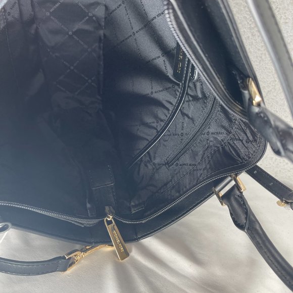 MICHAEL KORS-NWT$328.00                         BARGAIN $277.00 - Picture 12 of 16